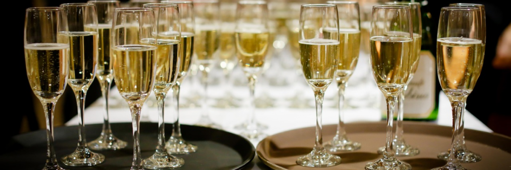 champagne die wordt weggegeven als cadeau aan personeel en zakenrelaties