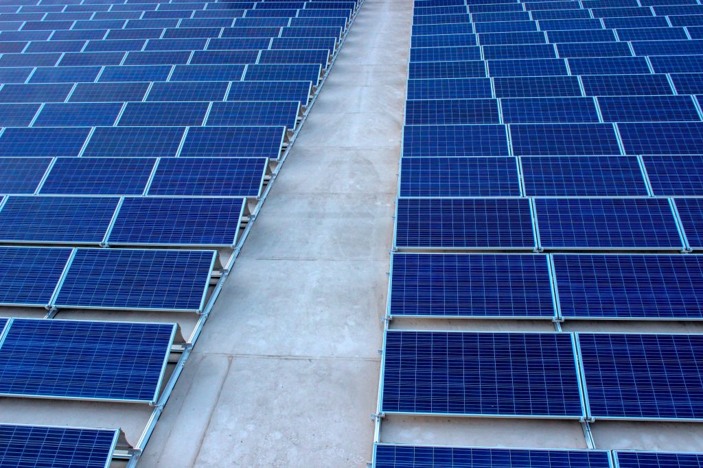 zonnepanelen op bedrijfspand